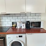 New Cozy Apartments In Porte de HAL