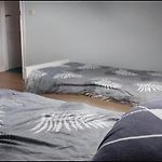Chambre Deux Lits Celibataires 3Eme Etage Petite Cle Rouge