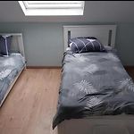 Chambre Deux Lits Celibataires 3Eme Etage Petite Cle Rouge