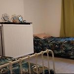 Chambre Deux Lits Celibataires Sous -Sol Cle Ancien