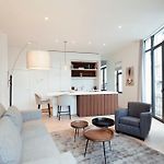 Modern Central 1Br Suite - 90 Sqm