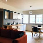 Renovated One Bedroom Apartment Schuman Area