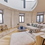 Triplex Penthouse In The City Center