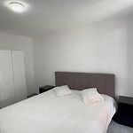 Luxury Apartment 2Br & Jacuzzi Near Expo 12 & Ing Arena