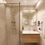 Georges Henri Aparthotel