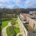 Richy Stylish Balcony Room Brussels- Garden View- Shared Bathroom- Inclusive Home