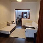 Midi Station Apartment