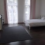 Midi Station Apartment