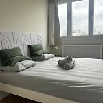 Elegant Renovated Apartment 2 Bedrooms Close To Transport