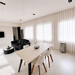 Elegant Central Apartment Quiet And Bright
