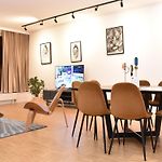 Apartment Edelsteine Im Herzen Der Stadt 4B By Interhome