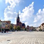Modern Apt For 4 Near City Center