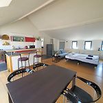 Comf. 2 Bedroom Penthouse In City Center