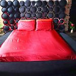 Villa & Wellness Area Jacuzzi Sauna Massage Table
