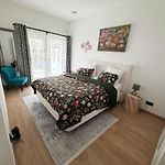Bright & Stylish 2Br Quiet Terrace