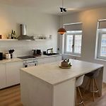 Chic Apartment Chatelain - Parking Calm
