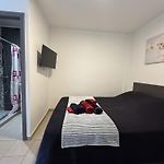 Luxueux Studio Calme Avec Jardin & Terrasse Metro Direct Centre De Bruxelles