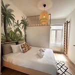 Stylish Apartment In Chatelain - Parking & Comfort