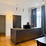 Self Check In 2 Bedroom In Brussels