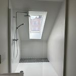 Self Check In 2 Bedroom In Brussels
