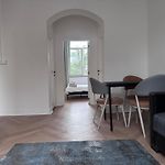 Midi Cozy Apartment