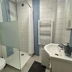 Quartier Ixelles - Metros Louise, Porte De Namur, Trone