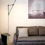 Fabulous In Chatelain Area Appartement