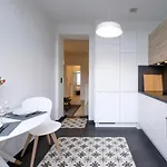Appartement Fabulous In Chatelain Area *