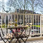 Cosy Voltaire Residence