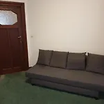 Group 2 Bedroom Apartment For 5