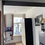 Magnifique Studio Au 2Eme Etage, A Proximite De La Gare Du Midi!