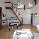 Place Stephanie Flats