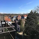 Jolie Studio Avec Vue Sur L'atomium *