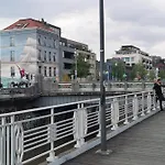 Cosy Appartement With Canal View