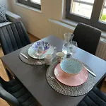 Cosy Appartement With Canal View