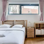 Defacqz Modern Residence