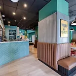 Latroupe Grand Place Hostel