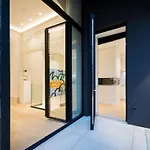 Luxury 3 Bedrooms Townhouse In Perfect Location