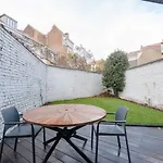 Spacieuse Maison De Ville Proposant 3 Logements Aux Alentours Des Etangs D\'Ixelles