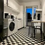 Spacious Apartment Next To Parc Du Cinquantenaire