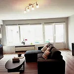 Cozy 2 Bedroom - Metro Montgomery Appartement