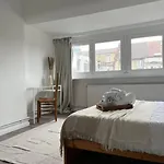 Lovely 2-bedroom Duplex W/ Balcony In Appartement