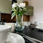 Lovely 2-bedroom Duplex W/ Balcony In Brussel