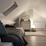 Lovely 2-bedroom Duplex W/ Balcony In Appartement