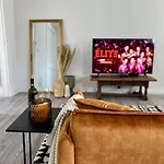 Lovely 2-bedroom Duplex W/ Balcony In Appartement Brussel