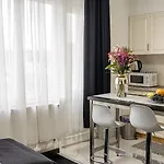 Appartement Gare Du Midi 31 *