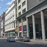 Monnaie Apartments