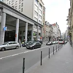 Monnaie Apartments