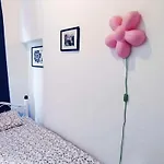 Cozy Rooms With Share The Bathroom And Kitchen