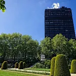 Charles Home - Louise Aparthotel